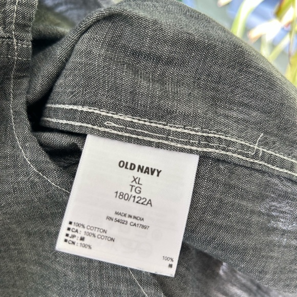 Old Navy Gray Chambray Men’s XL Button Up - Picture 6 of 6